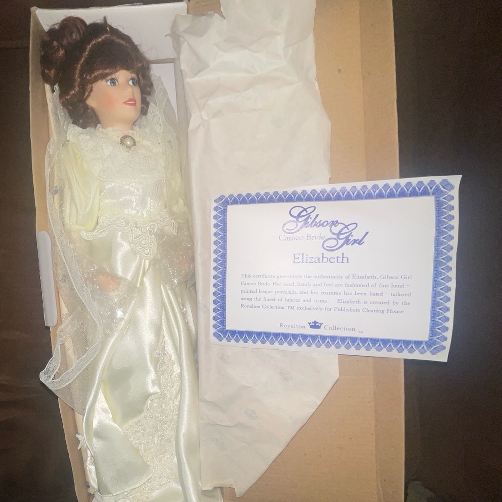 The Royalton Collection 16" Bride Porcelain Doll Elizabeth w/box